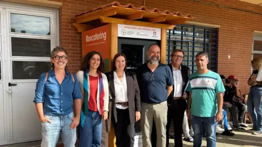 Barcelona launches food vending machines to tackle waste