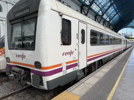 Renfe deploys 90 staff to help travellers during R3 line cuts