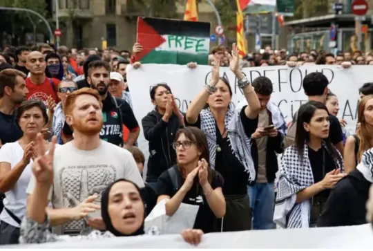 Israel boycott protesters block Ronda Litoral in Barcelona