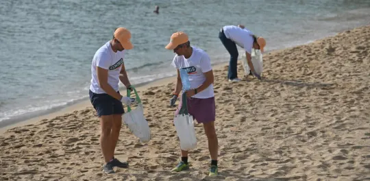 Plogging event at Port Olímpic collects 170kg of beach waste