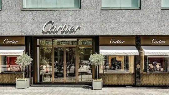 Luxury watch thieves strike at Via Augusta traffic light