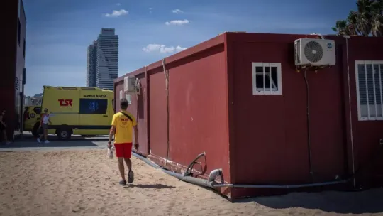 Barcelona fines company for serious deficiencies in lifeguard huts