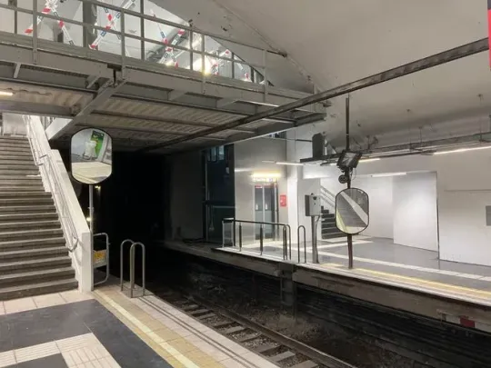 Clot metro station gets lifts after 22 months