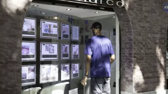 Expats win rental race whilst families lose out