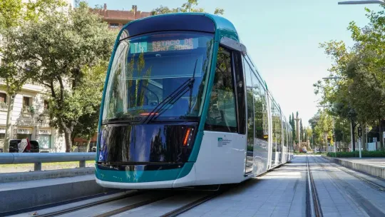 Barcelona’s Trambesòs Fleet Adds 3 New 218-Capacity Trams