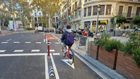 Barcelona Opens New Bike Lanes in Gràcia and Eixample