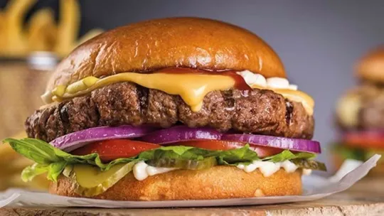 Carl’s Jr. Opens First Barcelona Location, Plans 10 More