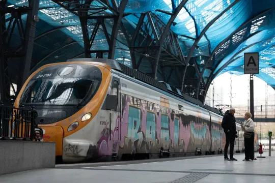 Renfe Reports €6.2M Graffiti Cleanup Cost in Catalonia