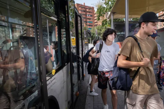 Park Güell Residents Demand Permanent Summer Bus Service