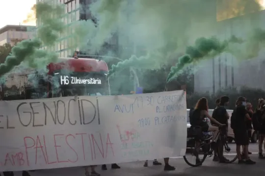 Diagonal Avenue blocked at rush hour by protest against genocide in Gaza