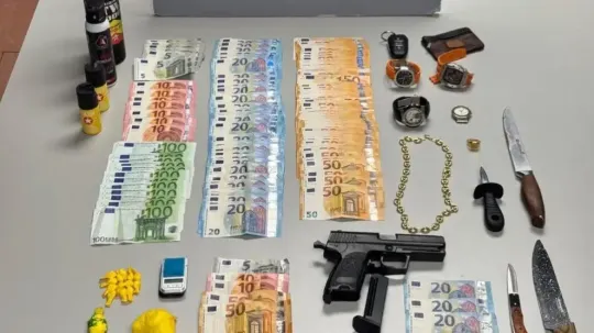 Three arrested for drug trafficking in a hair salon in Barcelona’s Raval district