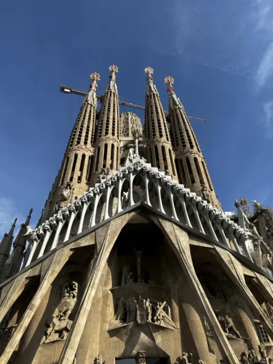 Residents affected by the Sagrada Família staircase demand inclusion in negotiations