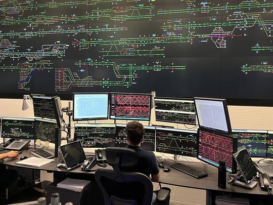 Adif Defends Train Software, Lacks Backup Plan