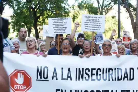 3,000 residents protest for more security in L’Hospitalet