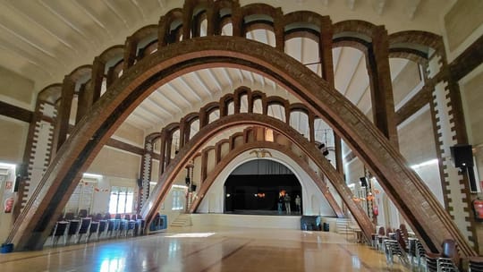 Facade of the Cavall Bernat school on Rambla Badal in Barcelona's Sants district.