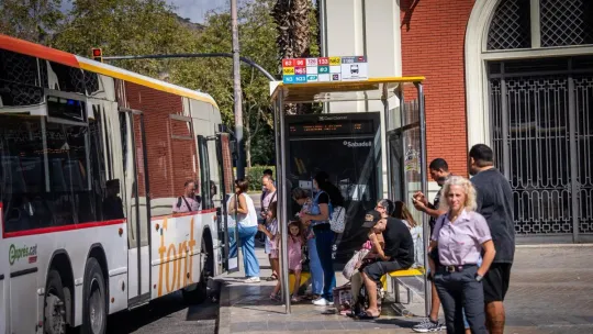 Barcelona Commuters Shift to Public Transport Amid Rising Fuel Costs