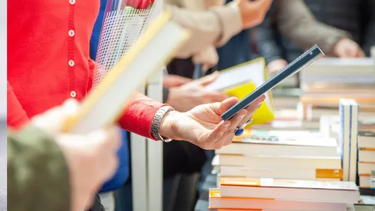 Barcelona Districts Plan Sant Jordi 2026 Celebrations