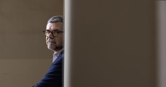 Jaume Clotet, a journalist and historian, speaks at an event.