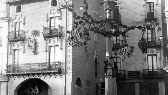 Vic's Lost Gaudí Lampposts: From Landmark to Scrap