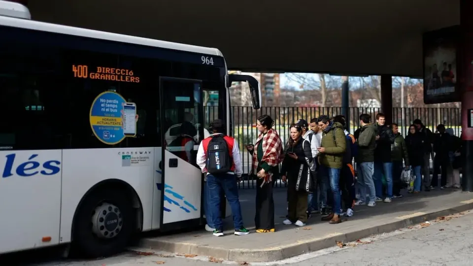 Barcelona Plans New Bus Hubs Amid Record Passenger Surge