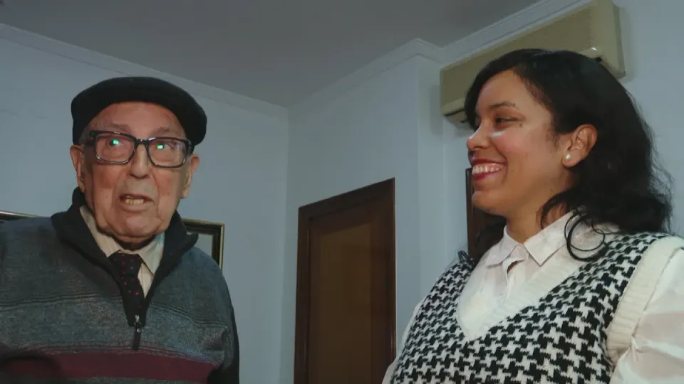 Free Housing for Students With Seniors in Barcelona