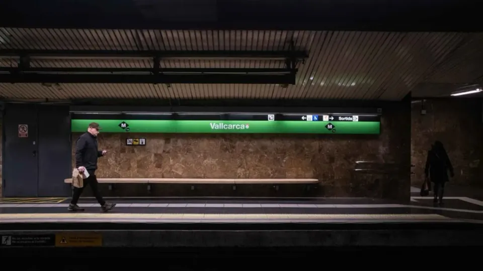 Barcelona Metro L3 Service Restored After Track Break