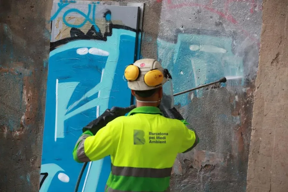 Barcelona Graffiti: Top 5 Hotspots on One Seaside Street