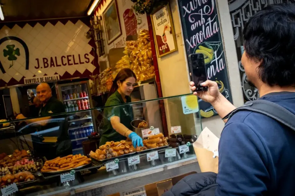 Xurreria Trébol: Barcelona’s 24-hour Churro Haven