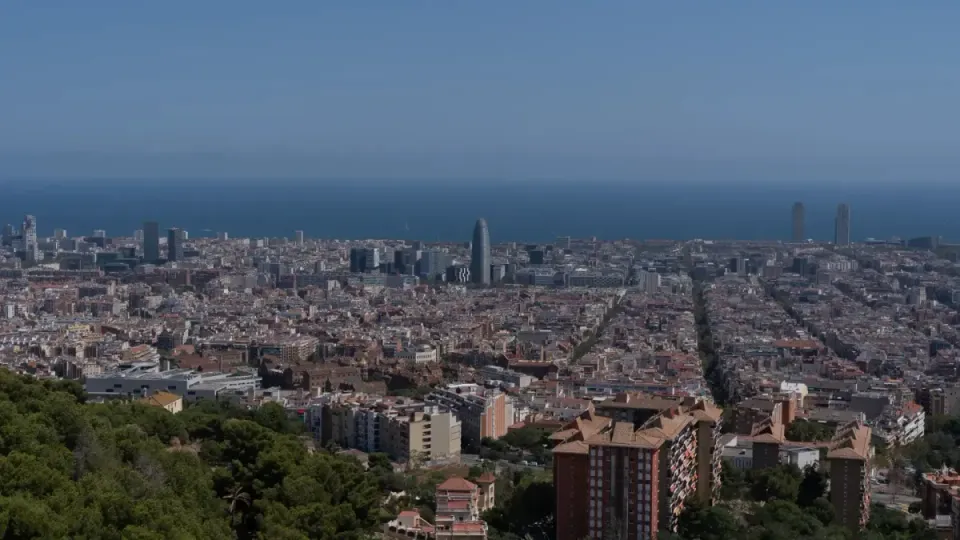 Half of Barcelona Metro Residents Commute to Work Elsewhere