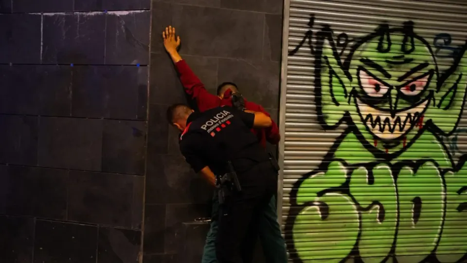 L’Hospitalet Nightlife Crackdown: 16 Bars Sealed in Police Operation
