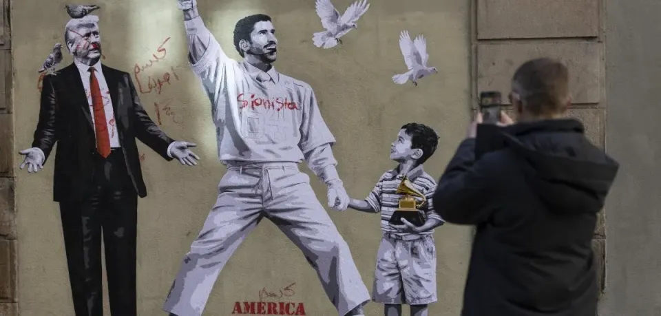 Bad Bunny graffiti Barcelona: Mural Challenges Trump’s Policies