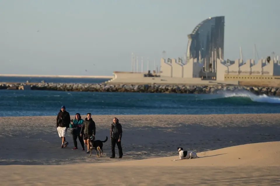 Storm Nils Barcelona: Red Alert Issued as Winds Buffet Coast