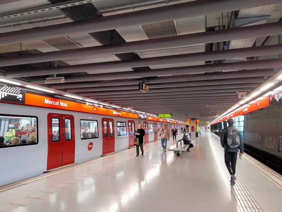 Barcelona Metro Stations Robbed, Vandalised Early Monday