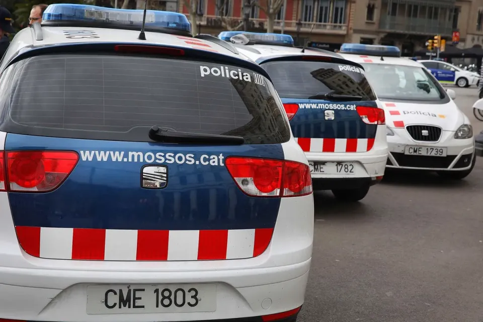 Mossos Search For Missing 22-Year-Old In Barcelona’s Gràcia