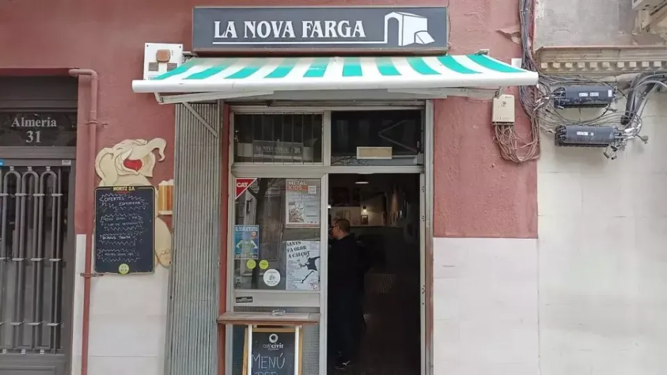 Sants Bar Fights €8,200 Tax Debt to Avoid Closure