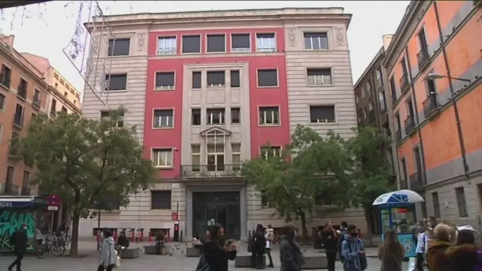 CAP Gothic Health Centre Advances in Plaça de Pi i Sunyer