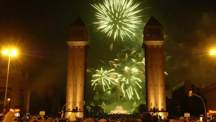 110,000 gather for La Mercè’s Piromusical with Estopa and Montjuïc fountain show