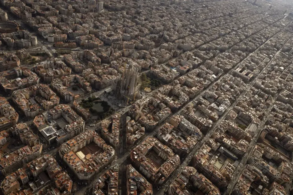 Dan Brown declares Barcelona the only city he would live in outside the US