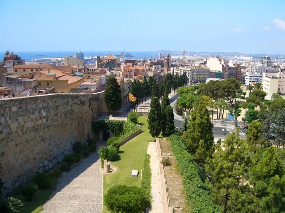 Salary gap between Tarragona and Barcelona reaches 5,000 euros