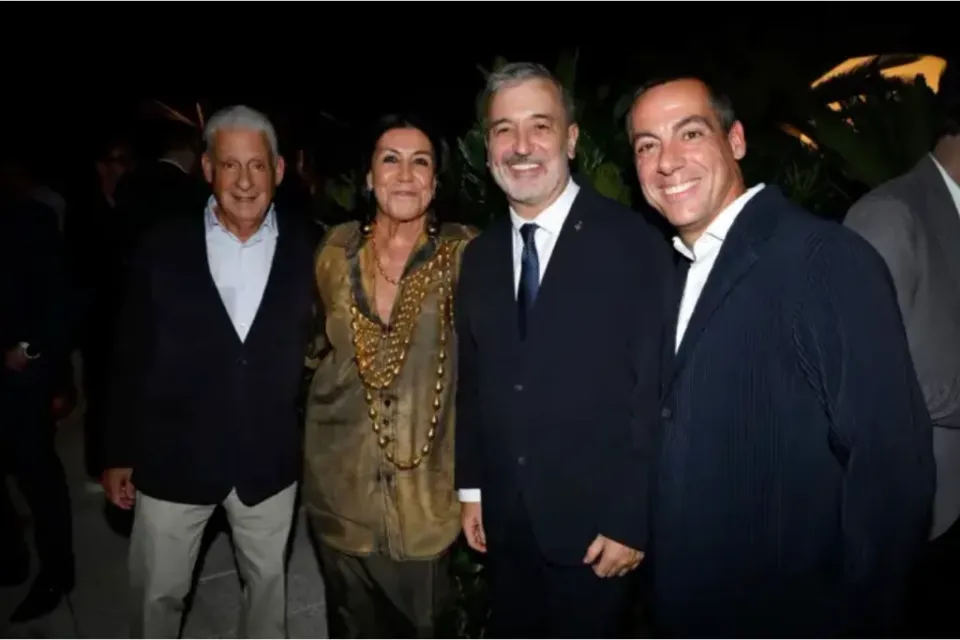 Collboni attends annual Claris Terrace party in Barcelona