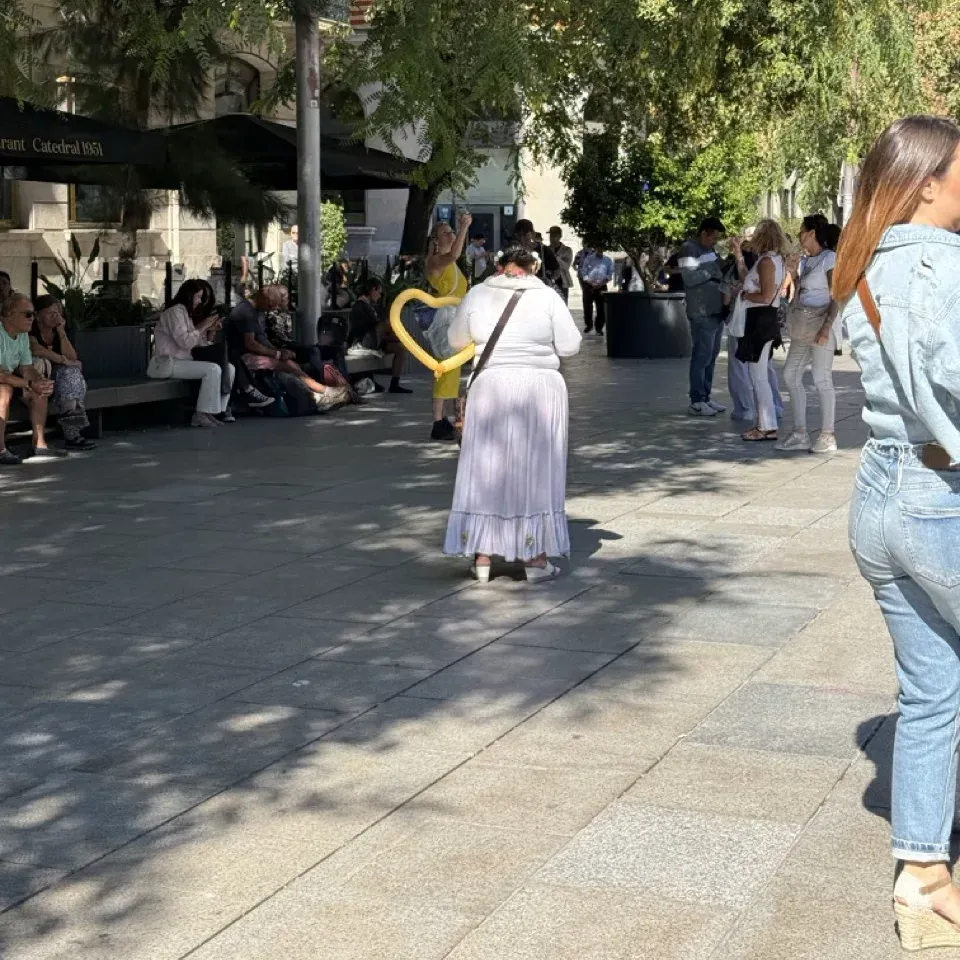Two-thirds of Barcelona residents back curbs on tourism, rental ban and fewer cruises