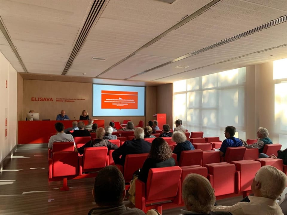 Àlex Balletbó, president of Amics de La Rambla, standing on La Rambla in Barcelona