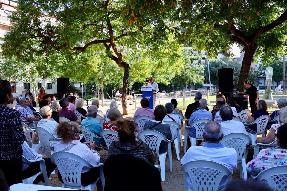 Daniel Sirera, leader of the Partit Popular in Barcelona, speaks at a pre-campaign event in Sarrià-Sant Gervasi.