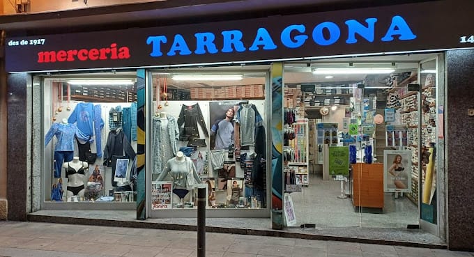 Merceria Tarragona closes in Vila de Gràcia