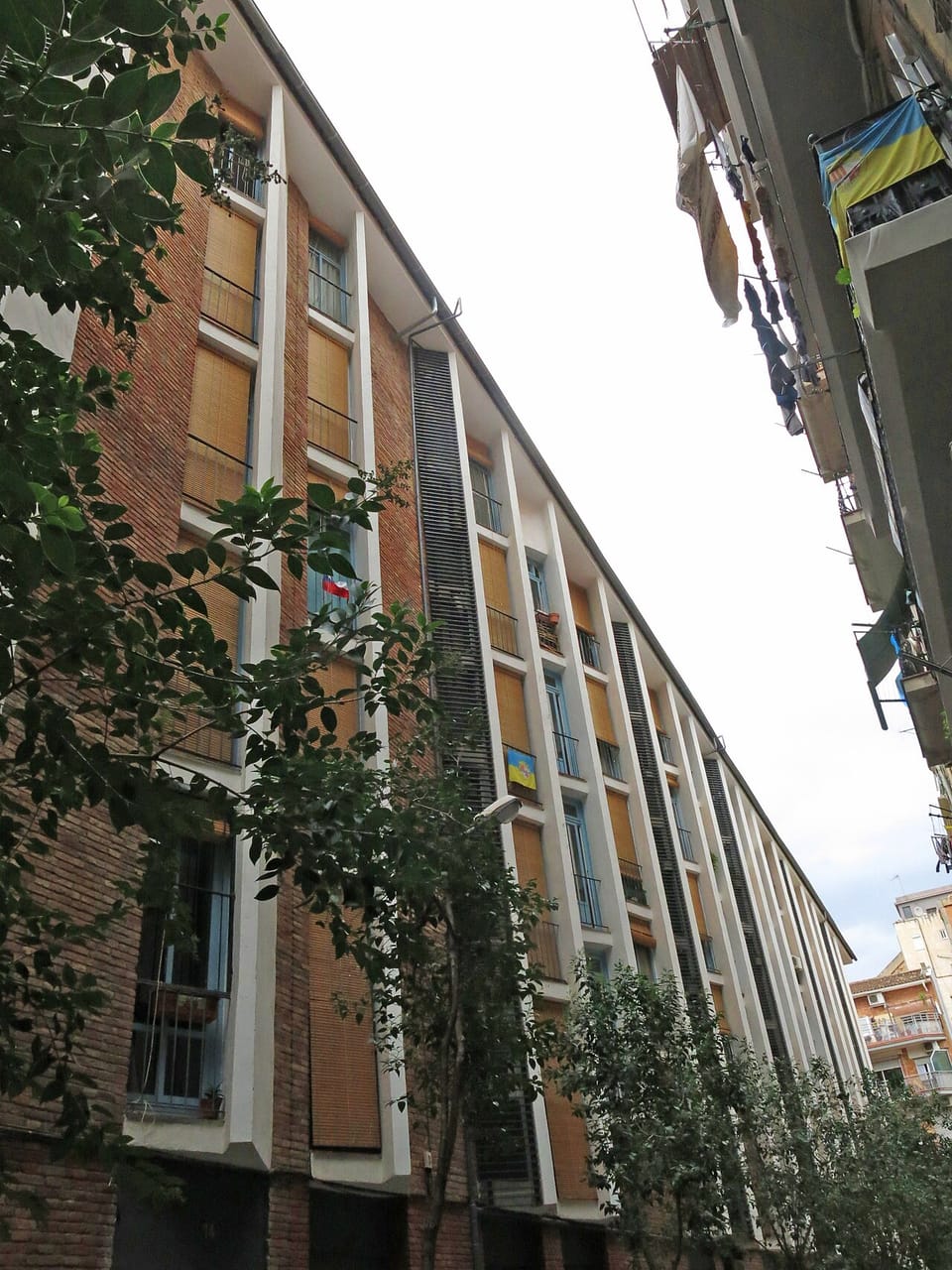 Judge blocks fast eviction in La Mina reoccupation