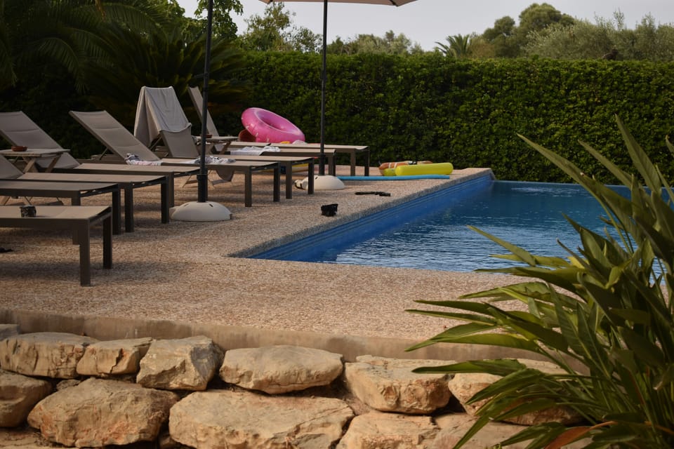 Woman, 32, dies in private pool in L'Aldea